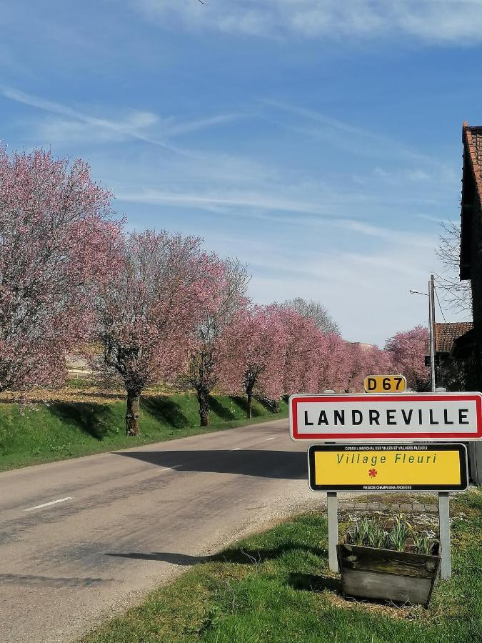 Chambre D'Hotes Esprit De Famille Landreville Exteriér fotografie
