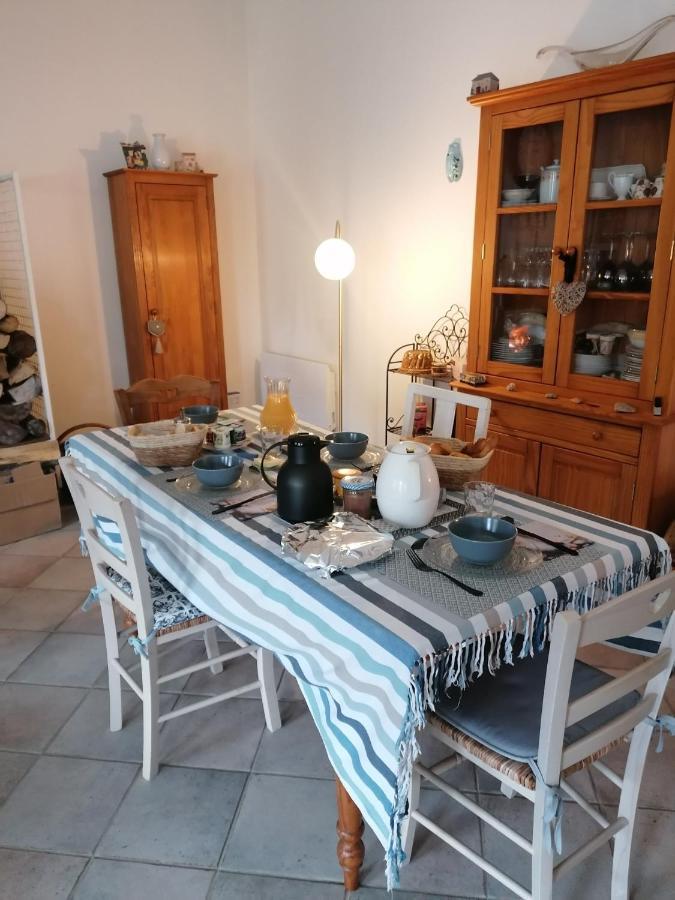 Chambre D'Hotes Esprit De Famille Landreville Exteriér fotografie